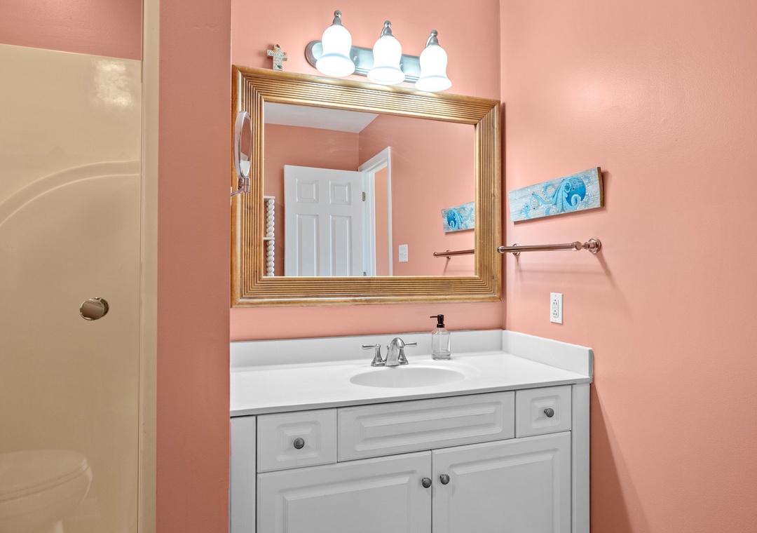 2 attached bathroom