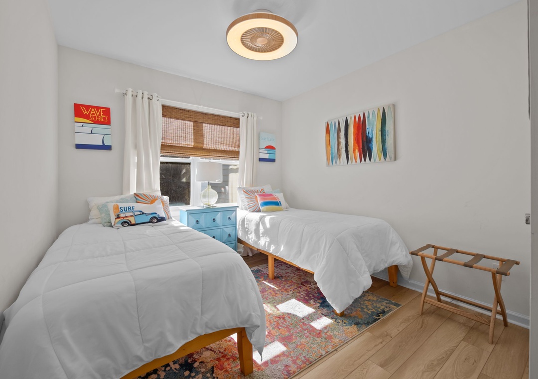 2 Twin Beds