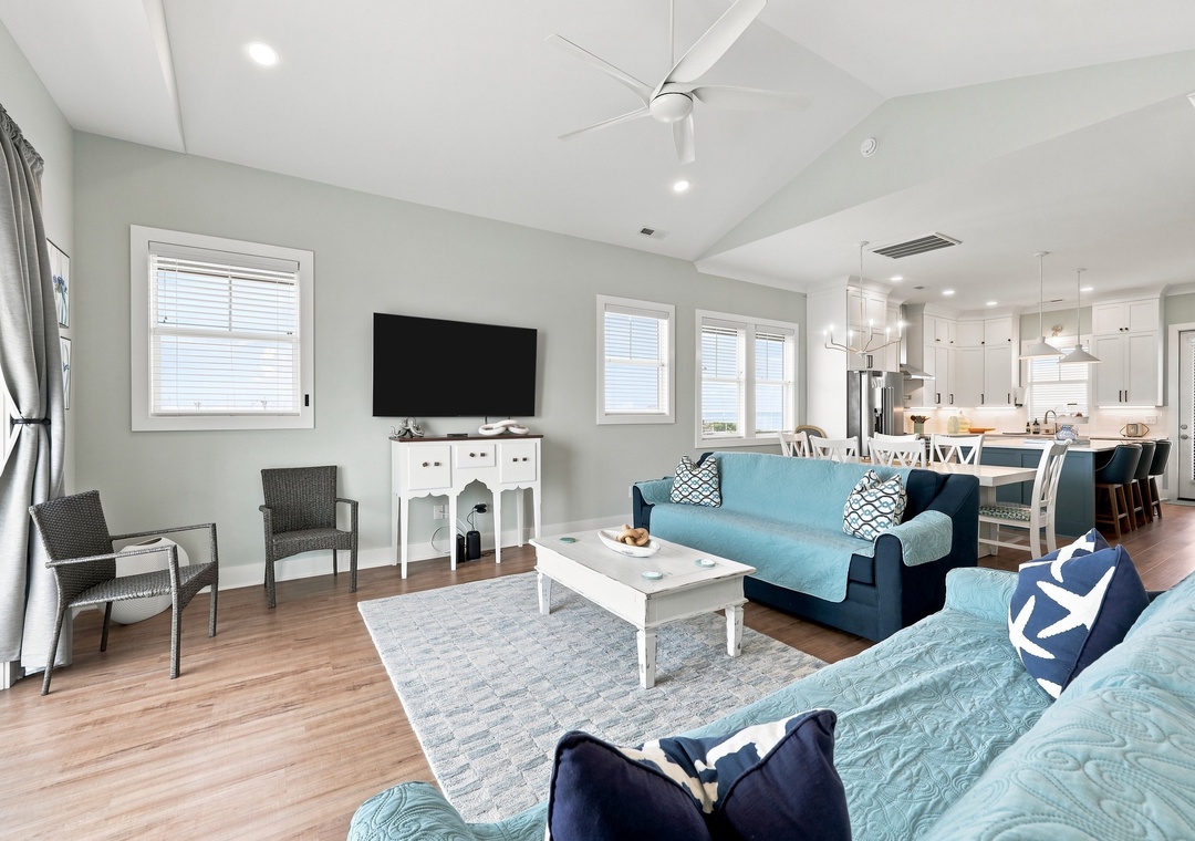 Emerality | Top Level Living Area