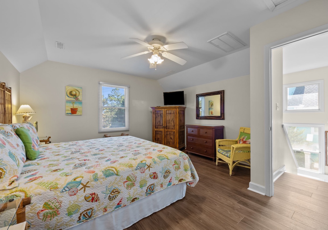 Top Floor King Bedroom