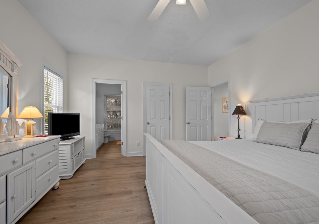 Mid-Floor King Room
