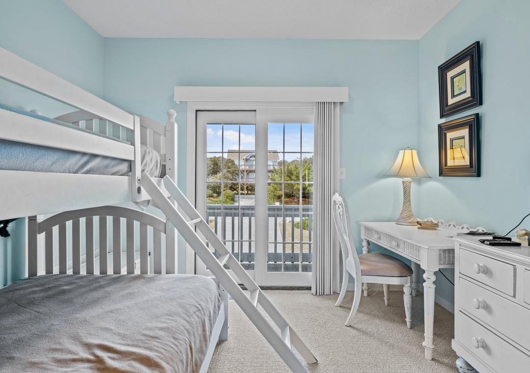 Mid-Floor Bunk Room