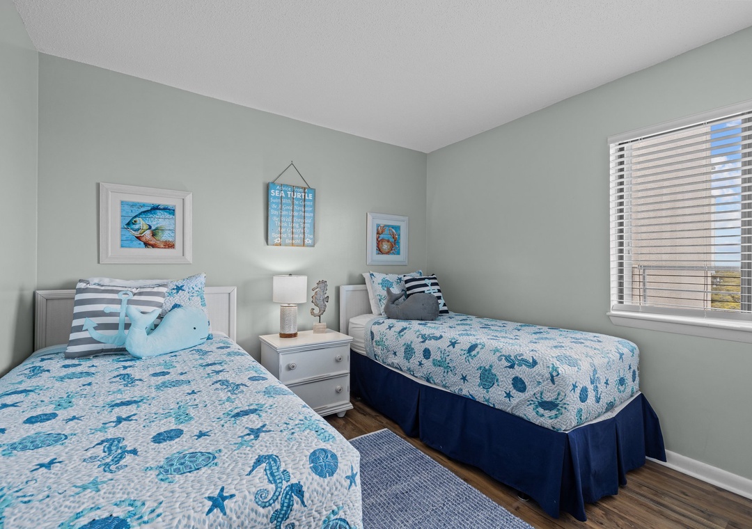 Bedroom with 2 Twins