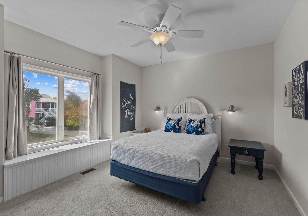 Mid-Floor Queen Room