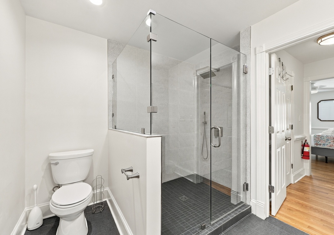 SpinAway | Ground Level Primary Bathroom