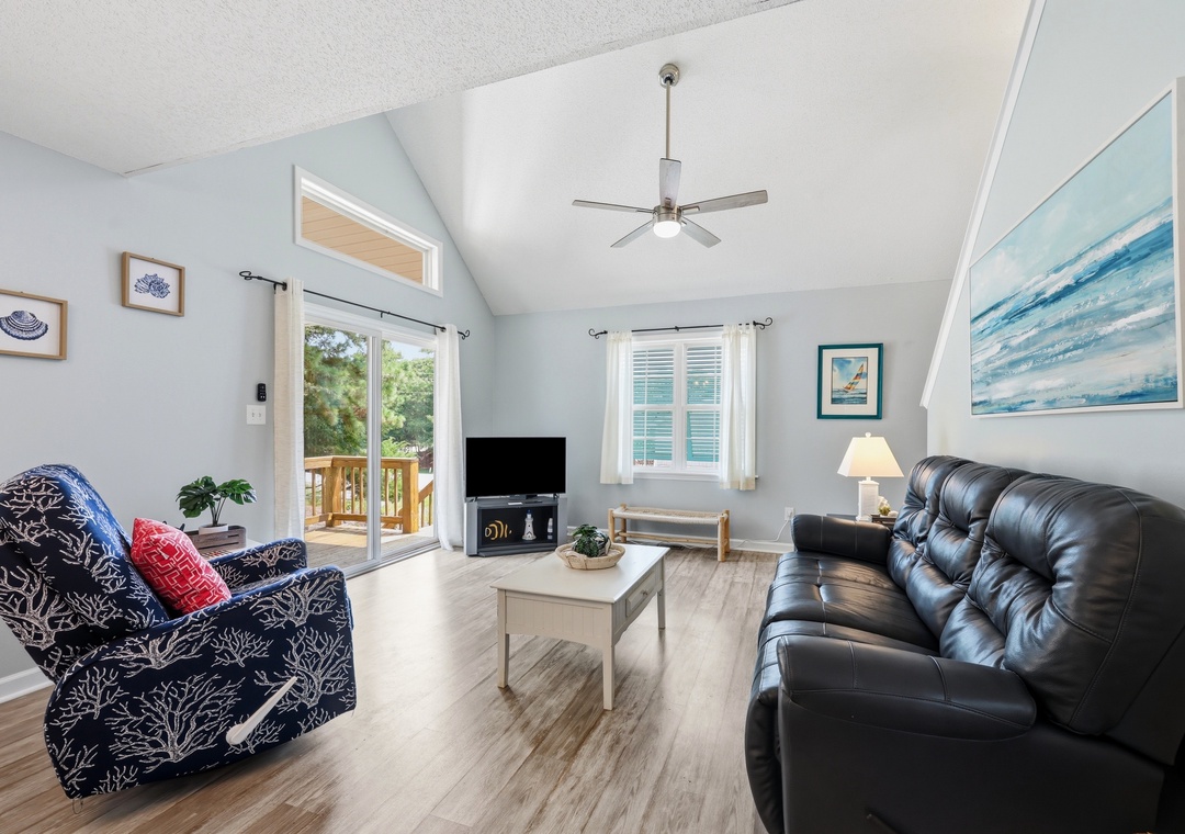 Ospreys Nest | Second Floor Living Area