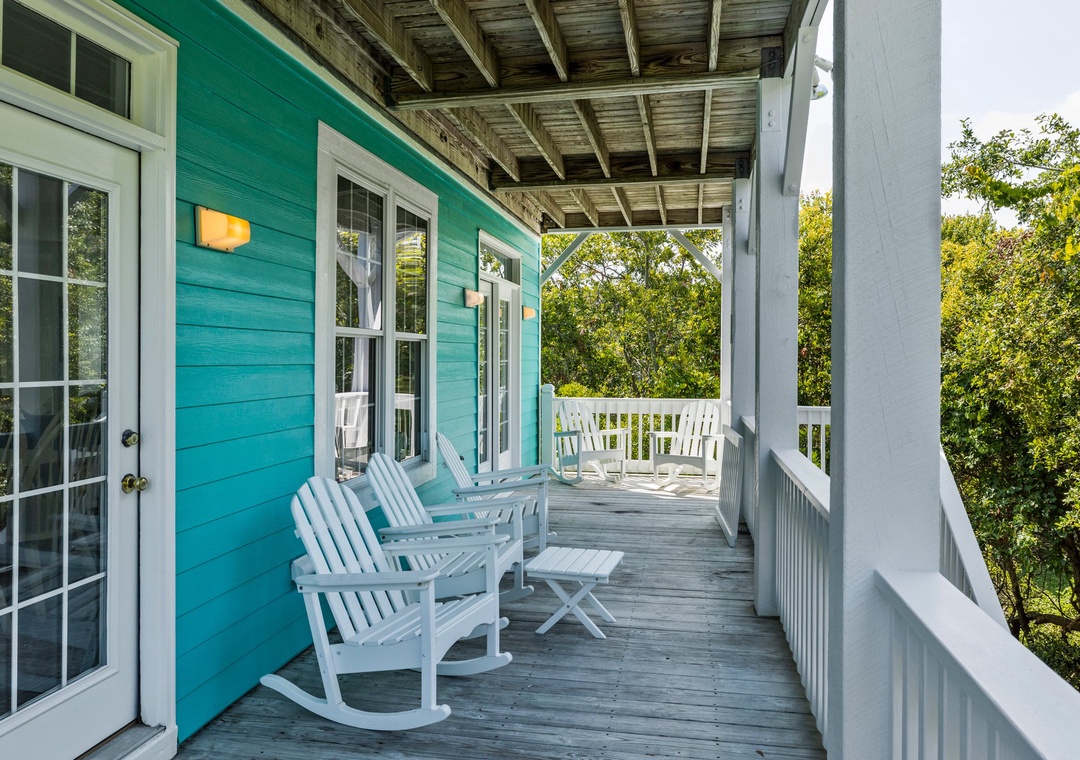 Mid-Floor Deck
