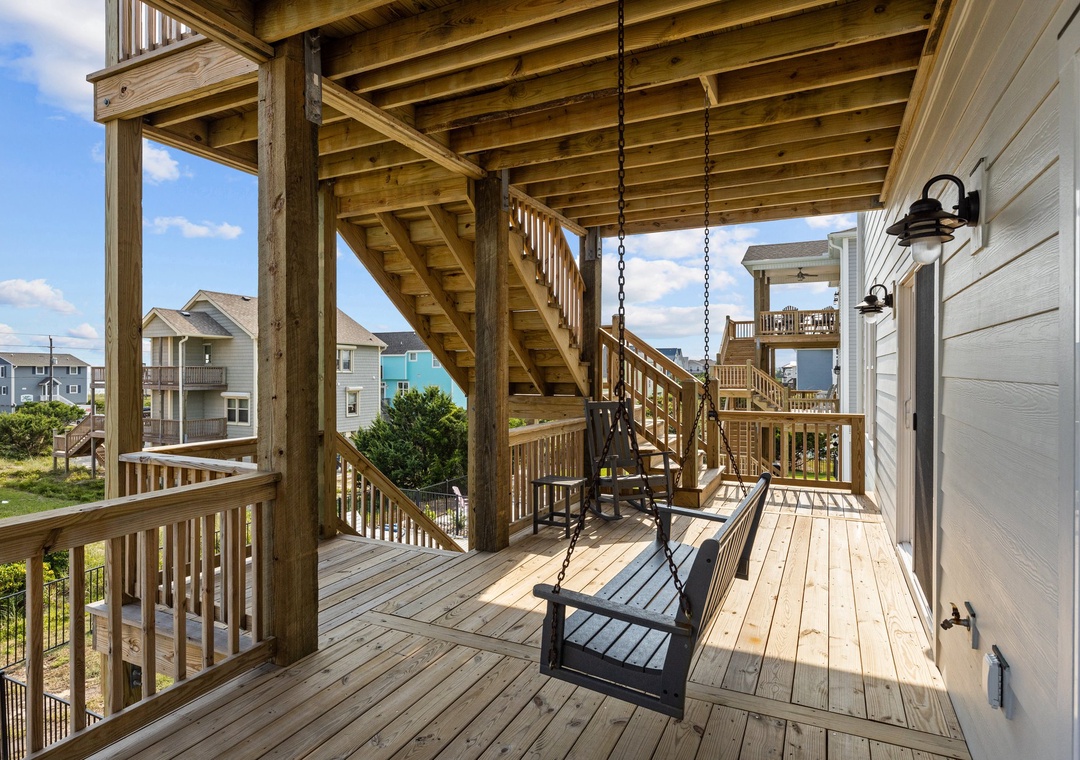 Waverlie's Watch | Deck with Seating