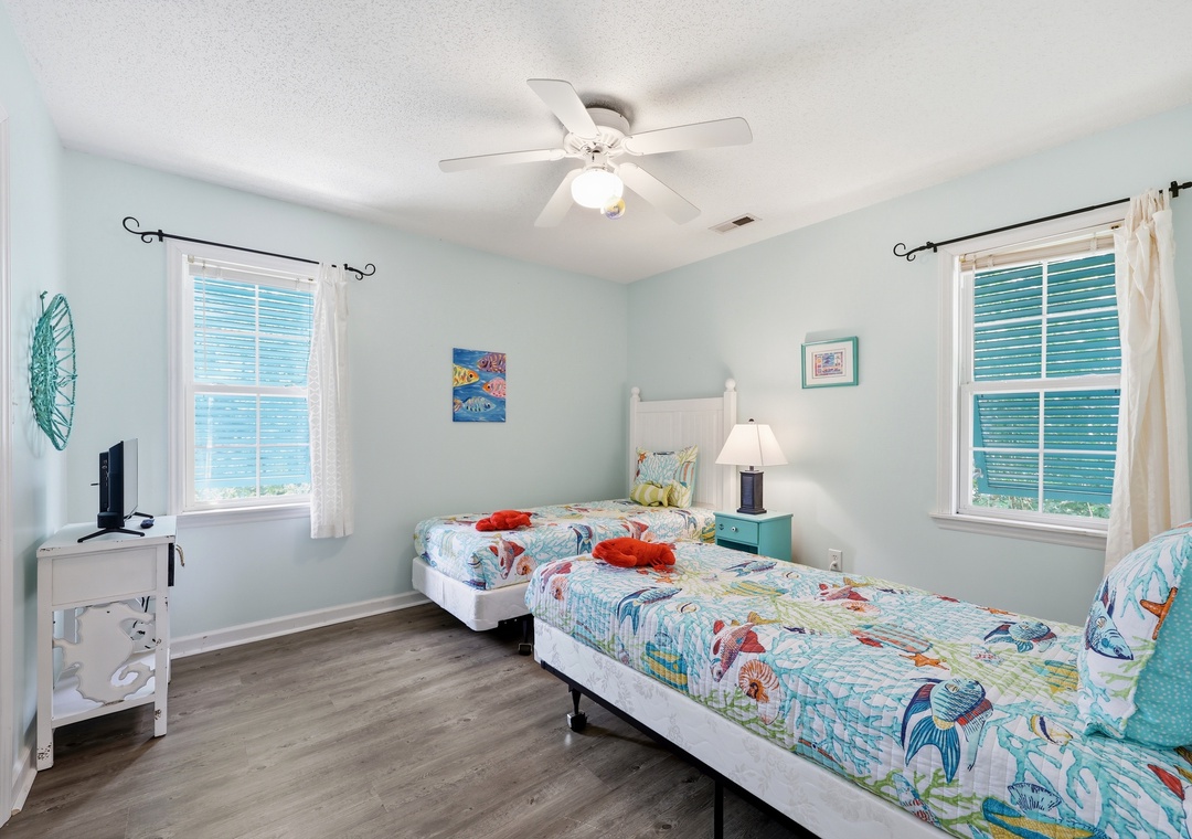 Ospreys Nest | Top Floor Bedroom with Two Twin Beds