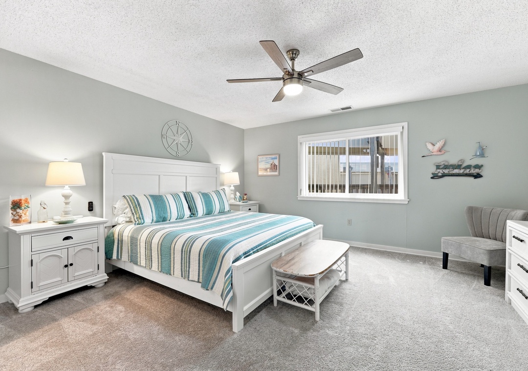 Char’s Cozy Condo | King Bedroom