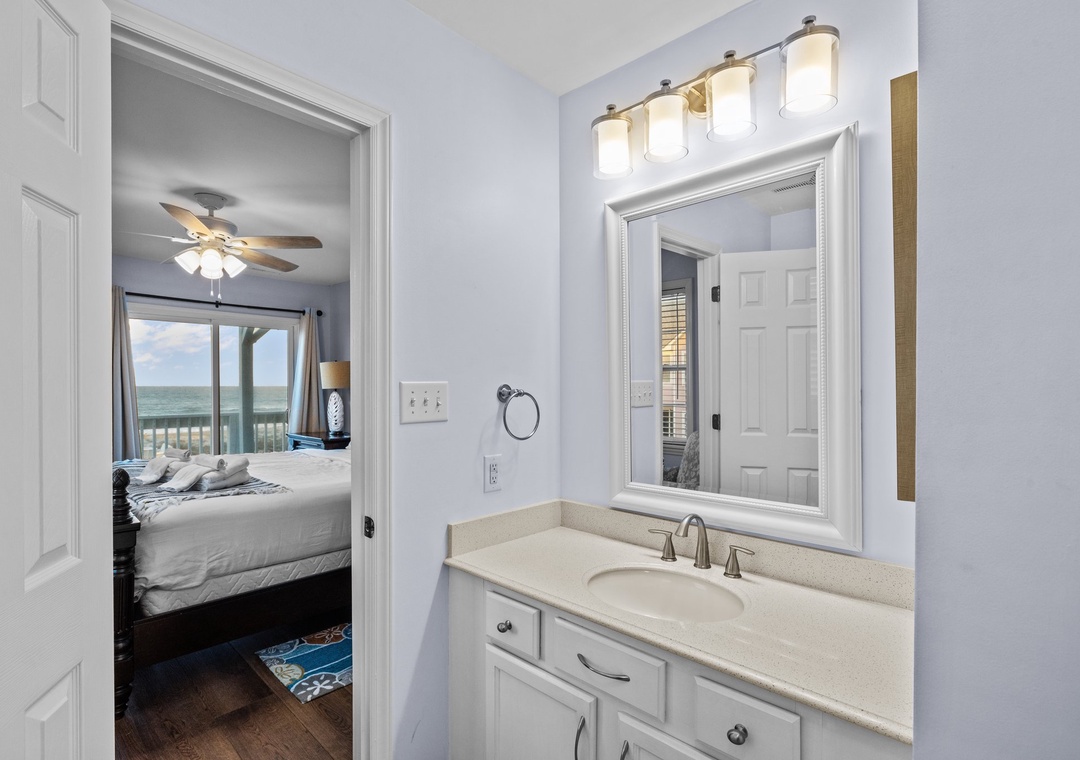 King Master Suite Bathroom