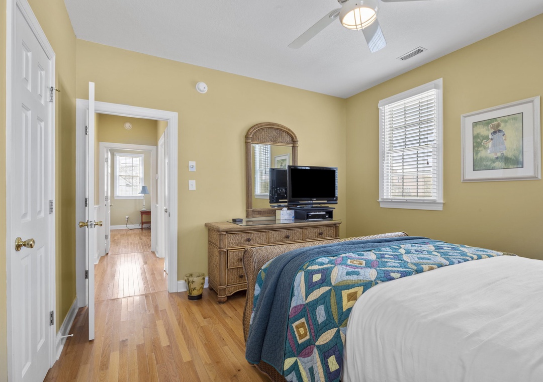 2 Queen Bedroom