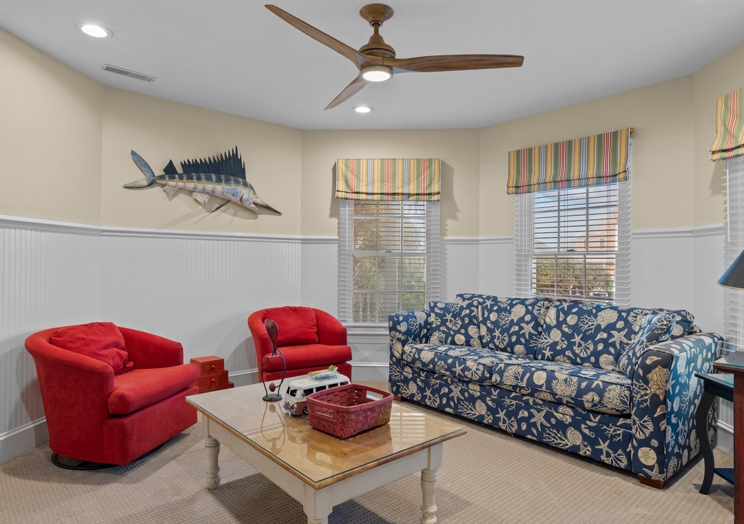 Ground Floor Living Room with Pull Out Couch
