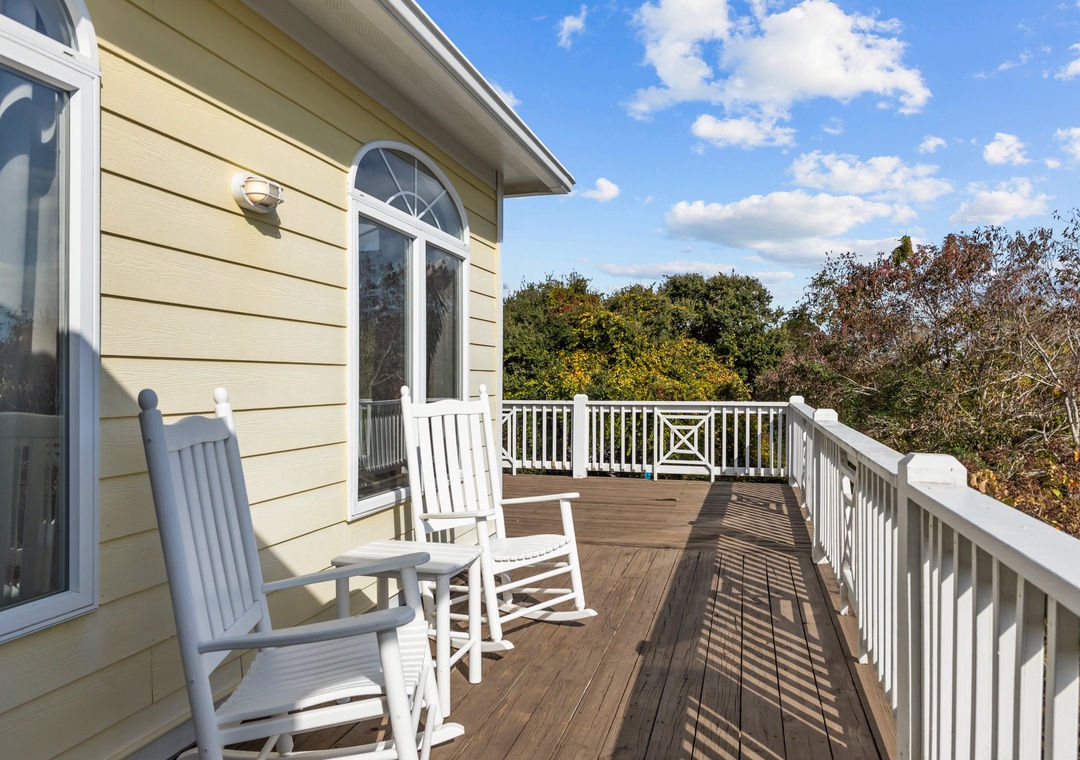 Top Floor Queen Room Deck