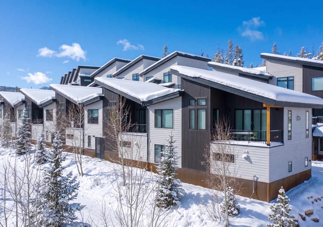 374 Lake Trail