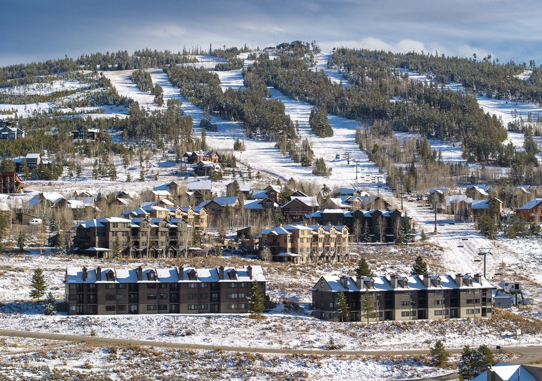 Summit Unit 3305