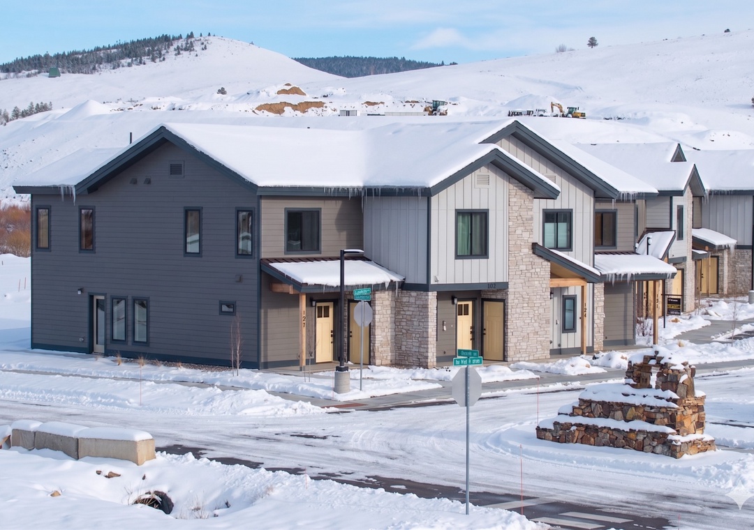 103 Granby Meadow Dr