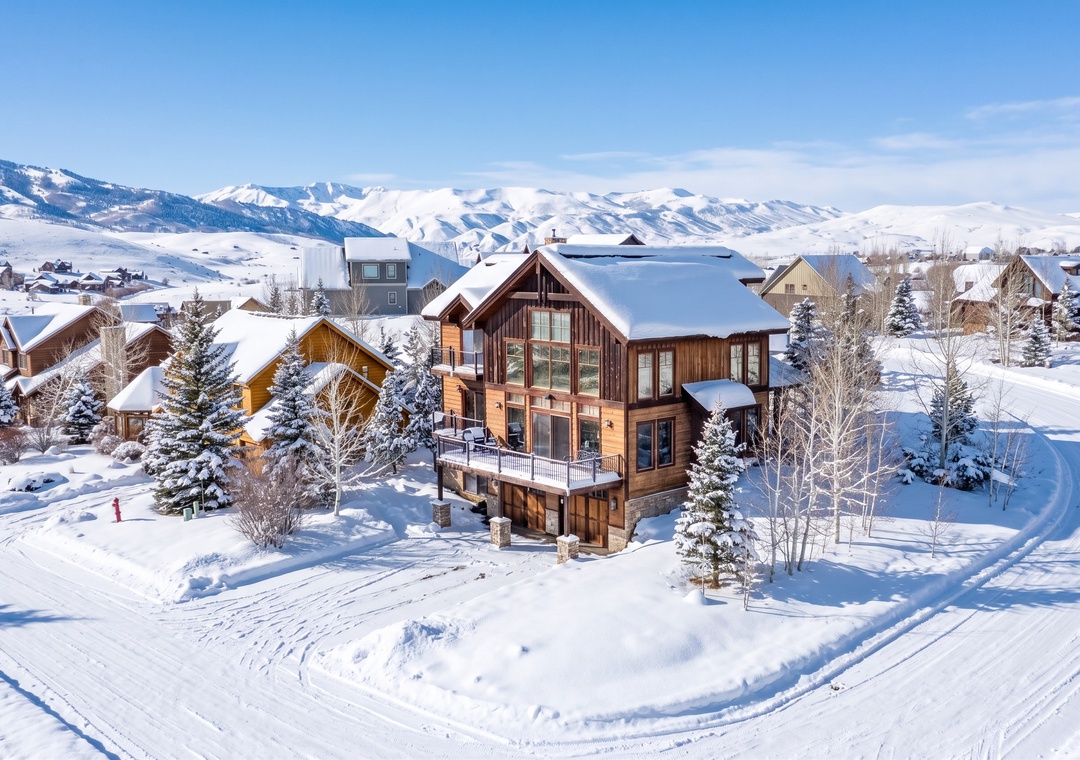 892 Saddle Ridge