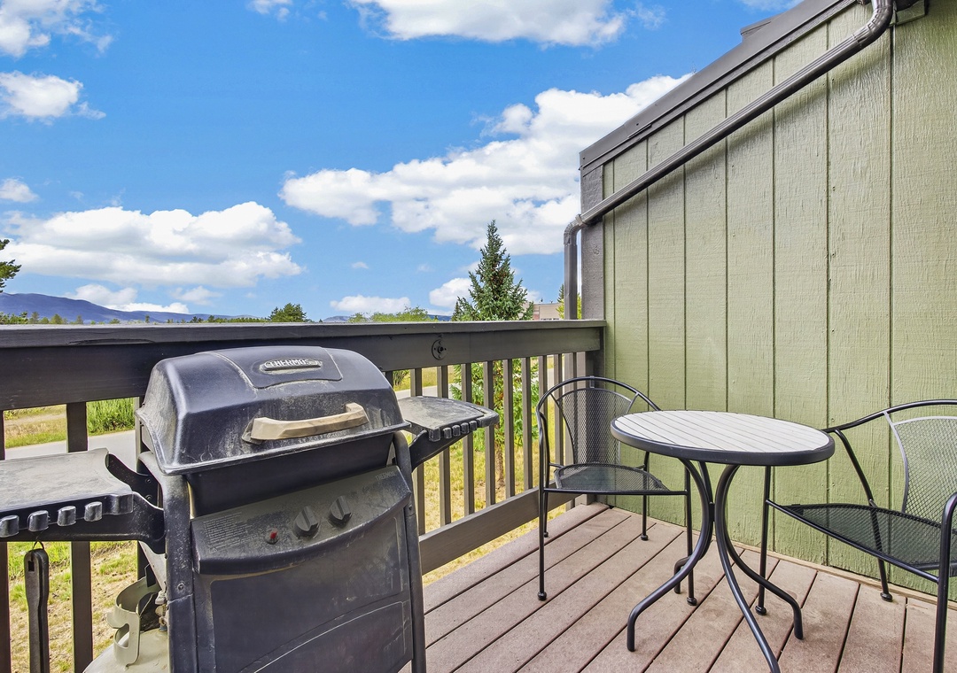 Step out onto your private balcony where mountain views frame your morning coffee. Fire up the grill and dine alfresco as you breathe in the fresh air and plan your day's adventures.