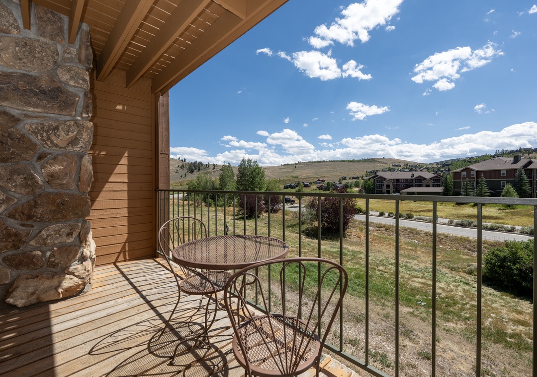 Step onto your private balcony at 564 SilverCreek Inn and breathe in the fresh mountain air while enjoying panoramic views of rolling hills and distant peaks.