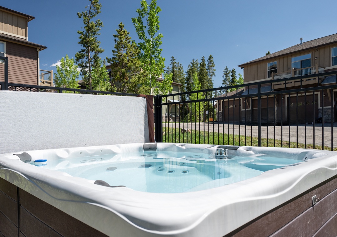 Slip into the common area hot tub and let warm jets melt away the day while sunshine and mountain air surround you in complete relaxation.