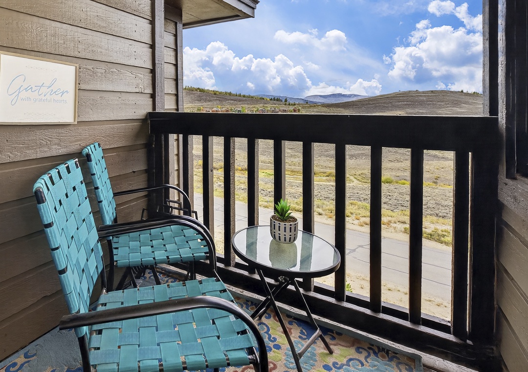 Settle into your private balcony and soak in sweeping mountain views under wide-open skies—perfect for morning coffee or evening relaxation.