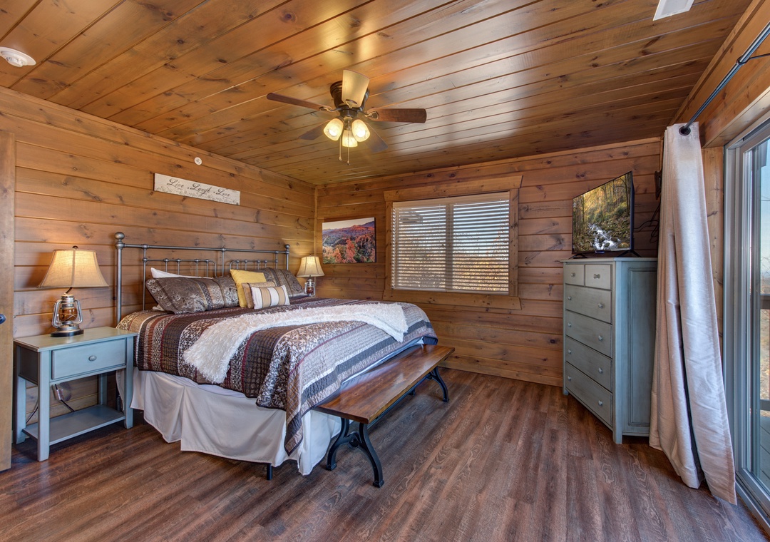 39-39_MajesticOverlook