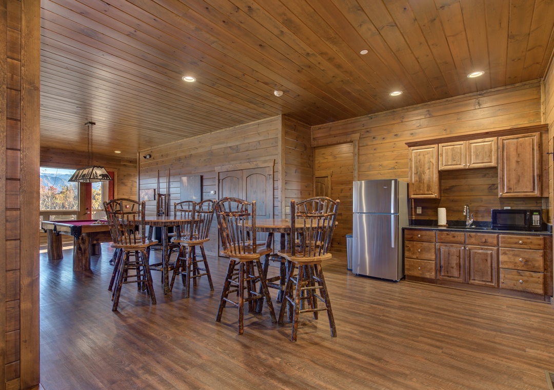 16-16_MajesticOverlook