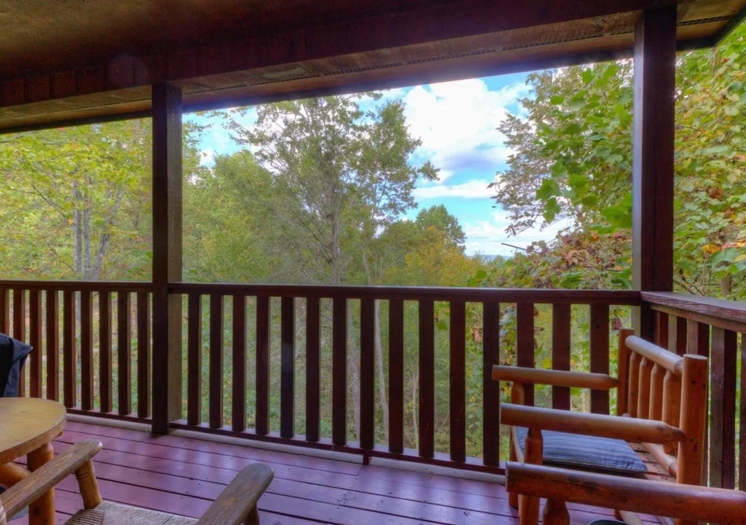 Settle into your private balcony and soak in peaceful forest views. Sip morning coffee surrounded by treetops and birdsong, then watch autumn leaves dance in the breeze as clouds drift overhead.