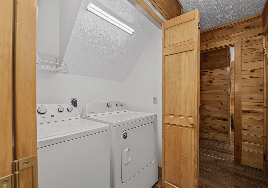 Private in-unit laundry makes it easy to pack light and refresh your wardrobe anytime during your mountain getaway, with full-size appliances and convenient storage at your fingertips.