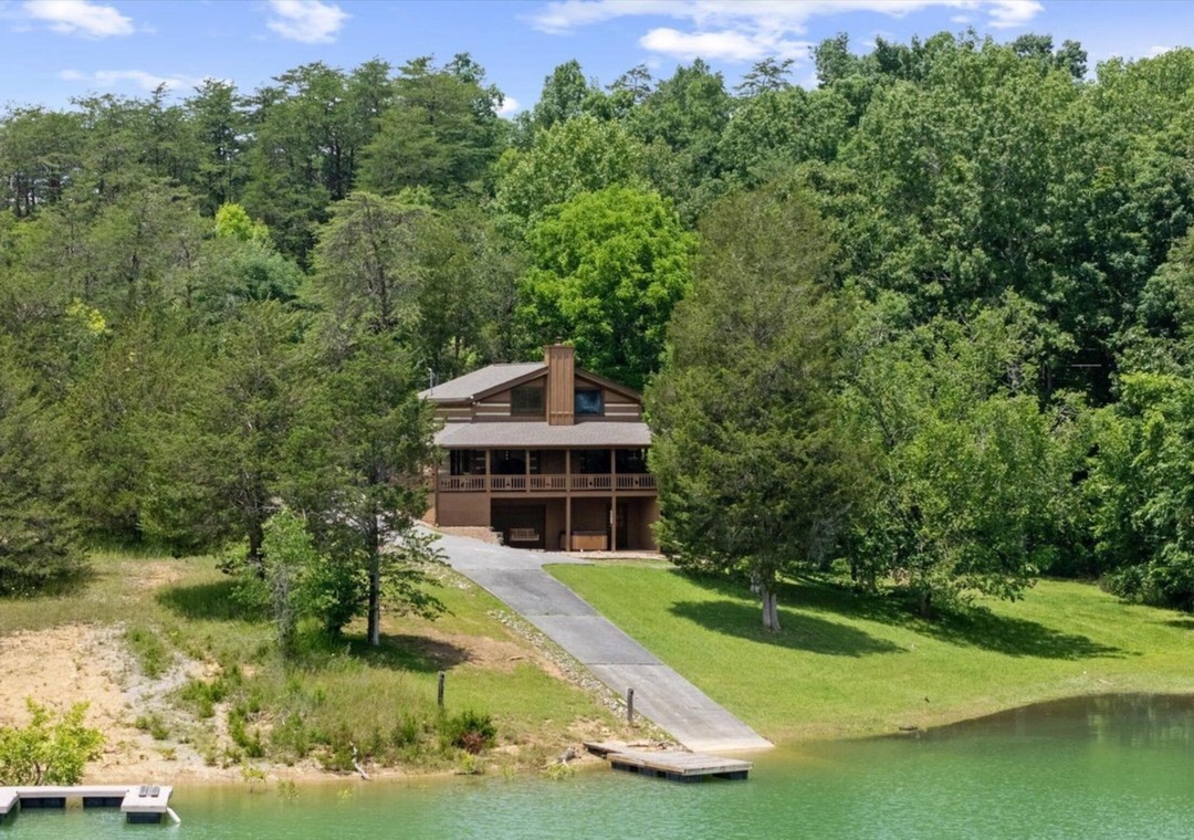 Mountain Grace Lake Retreat