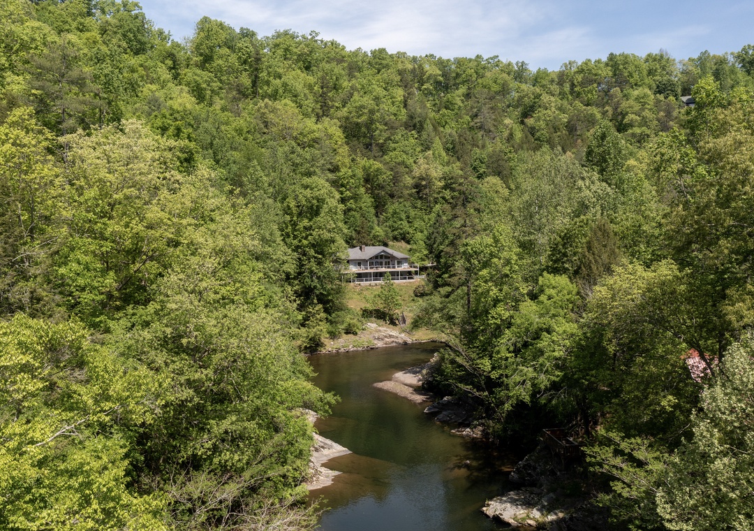36-38_RiverVibes
