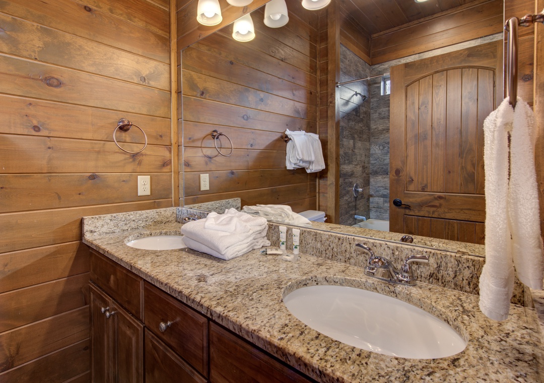 53-53_MajesticOverlook