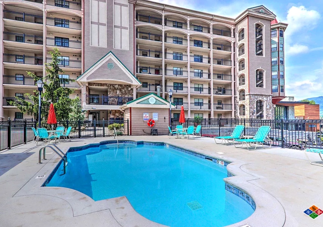 Riverside Escape Outdoor Pool