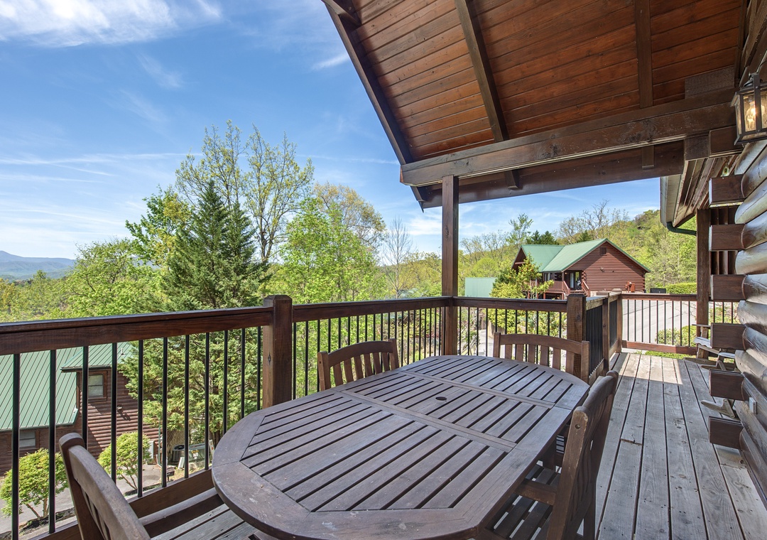 Your private deck offers mountain views and rustic dining under peaceful skies—perfect for morning coffee or evening meals surrounded by nature.