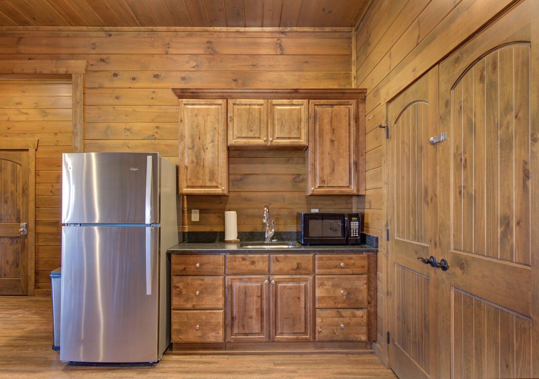 17-17_MajesticOverlook