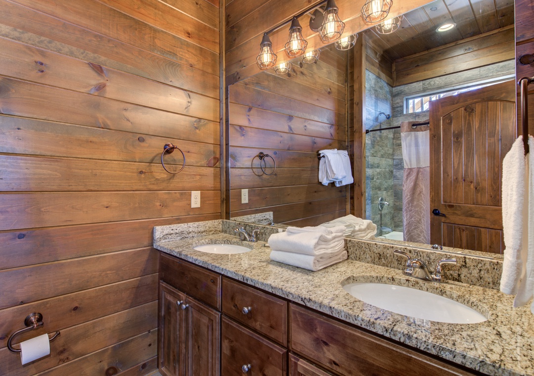 24-24_MajesticOverlook