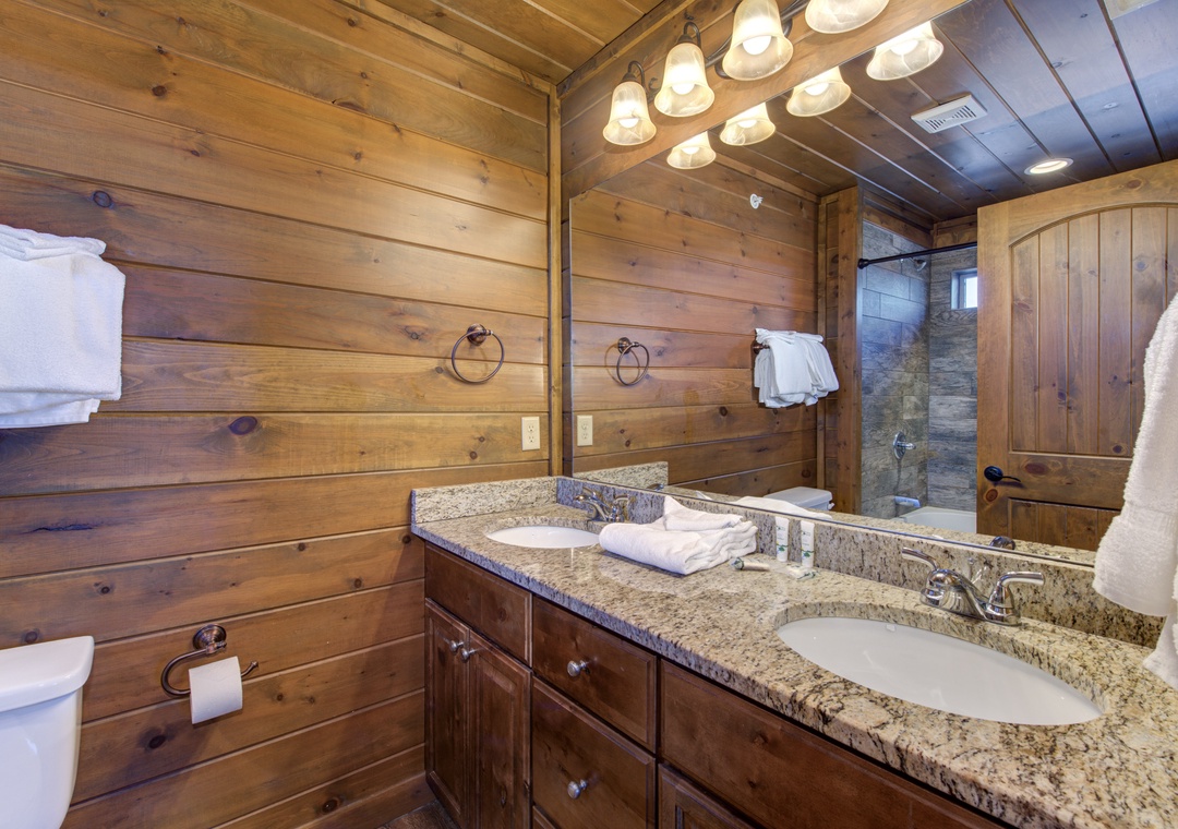 41-41_MajesticOverlook