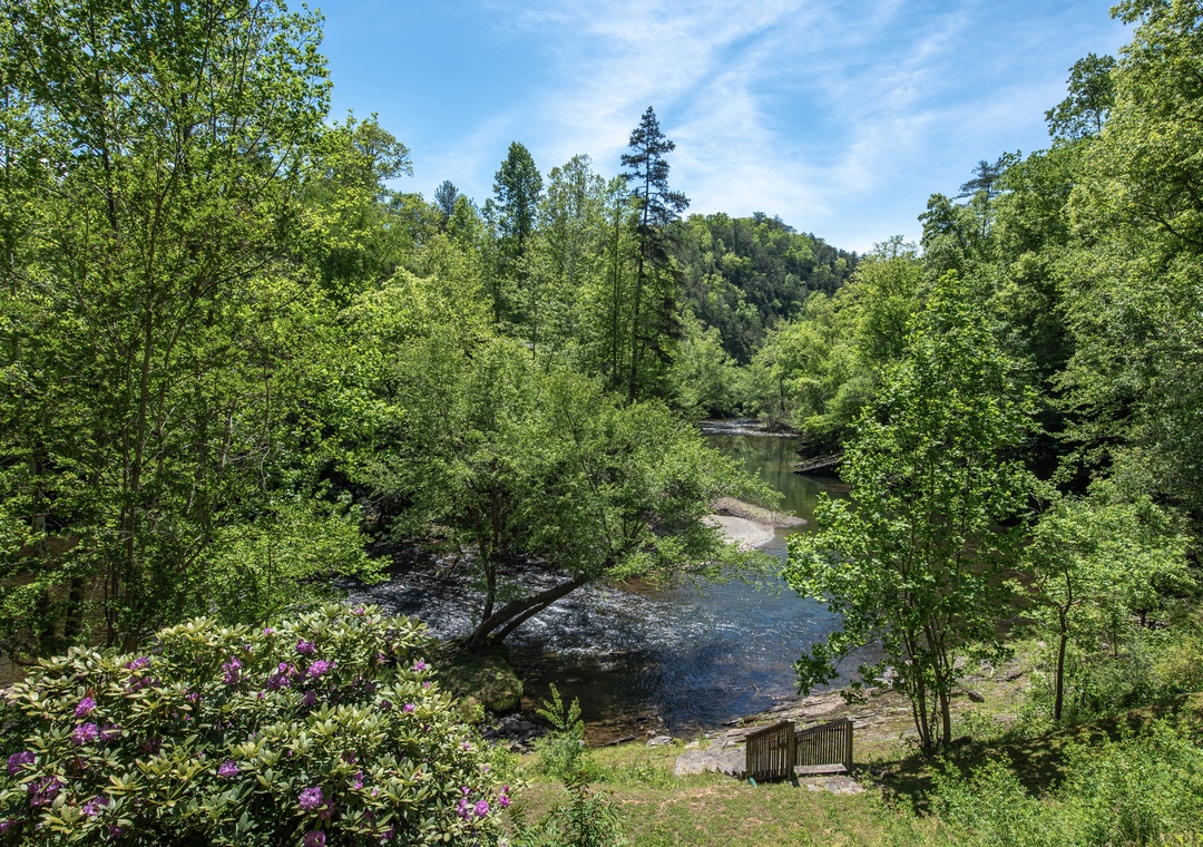24-21_RiverVibes