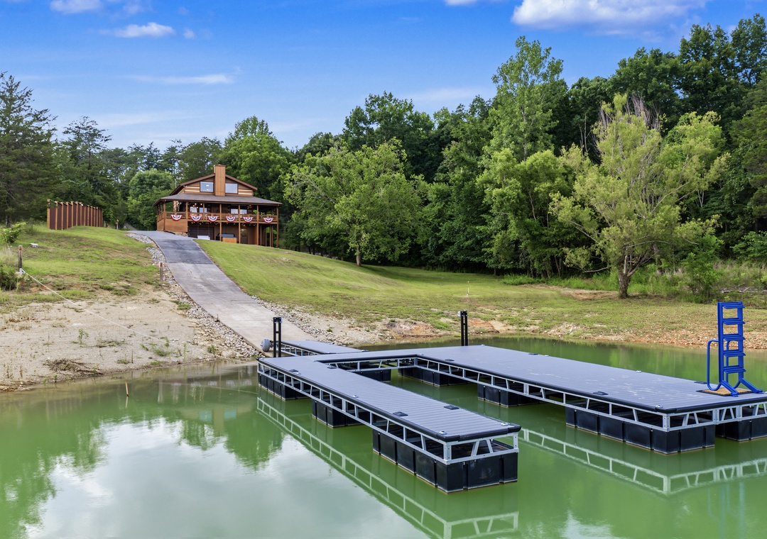 Mountain Grace Lake Retreat