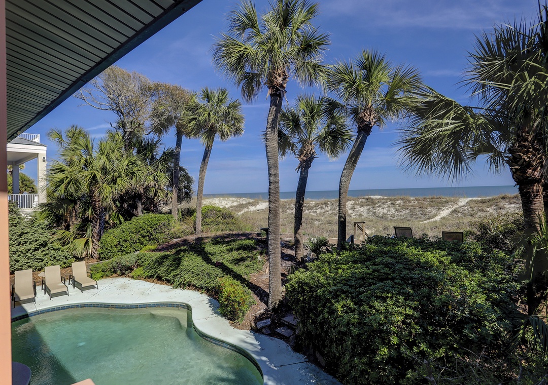 Private Pool View