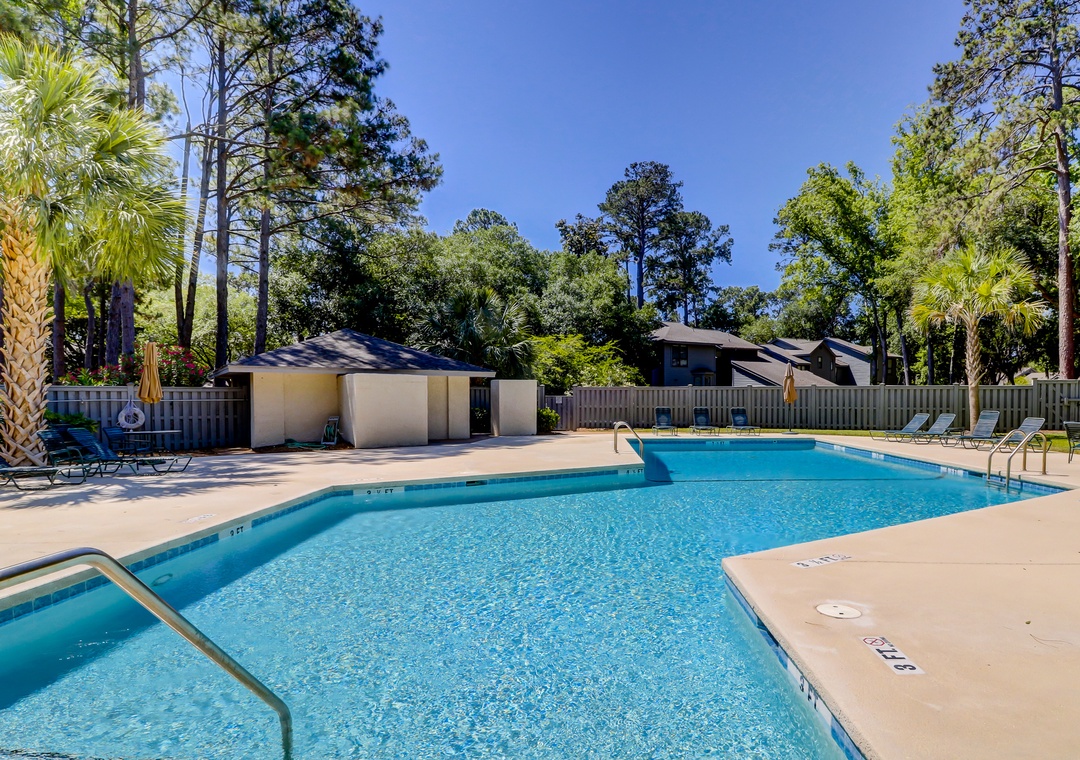 Lake Forest Pool