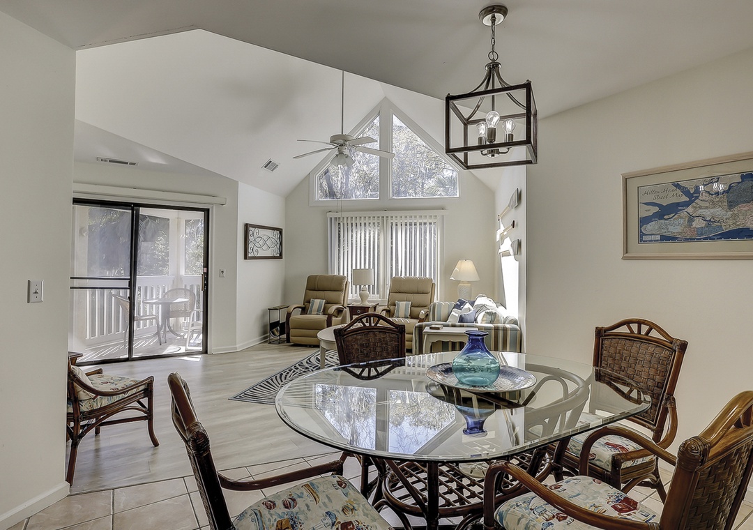 Colonnade Club 206