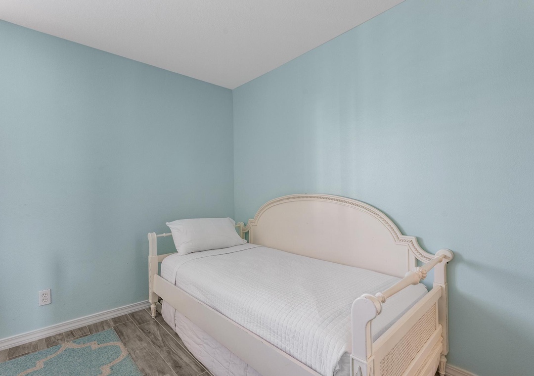 Guest bedroom