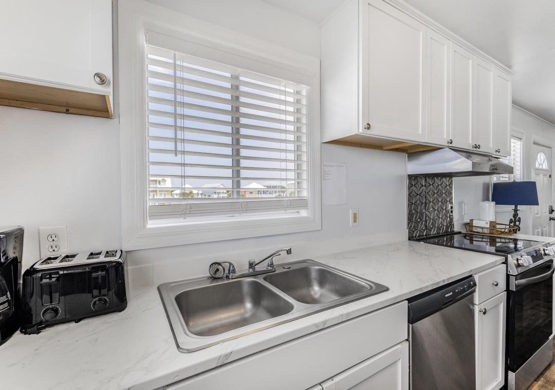 Full kitchen