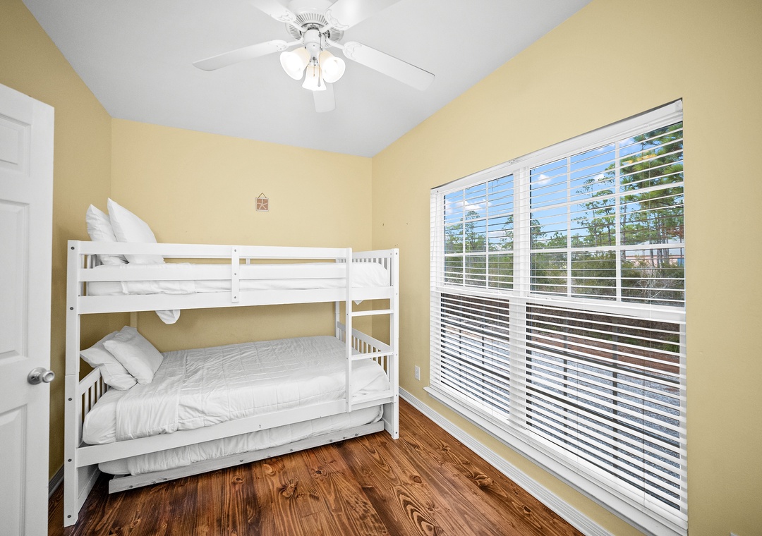 Guest bedroom 2 with twin over twin bunk