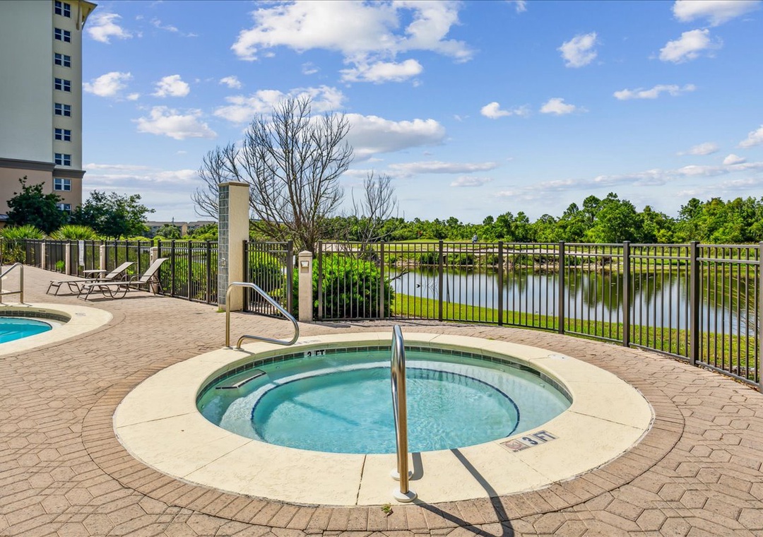 Lost Key Condominiums Hot Tub