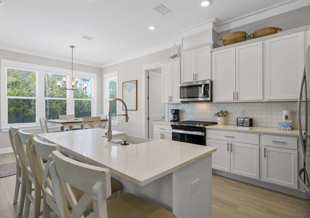 Full kitchen