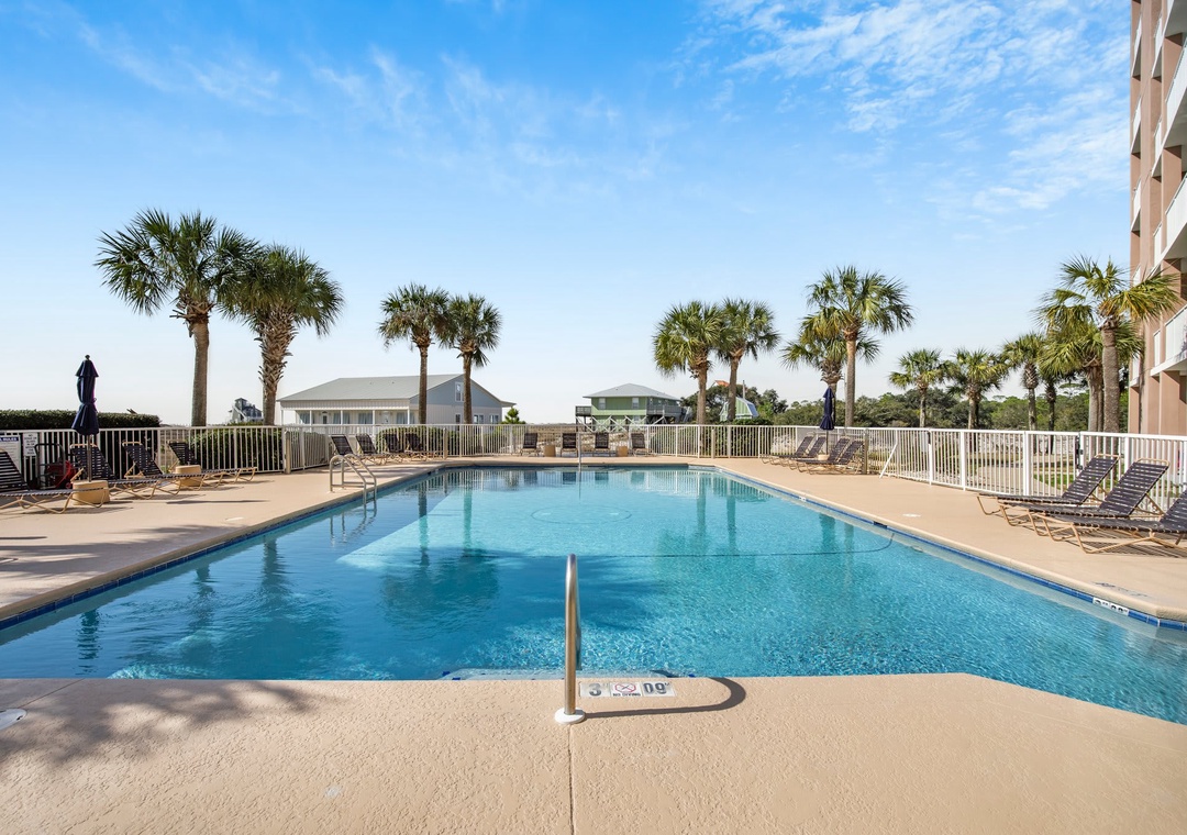 The Dunes outdoor pool