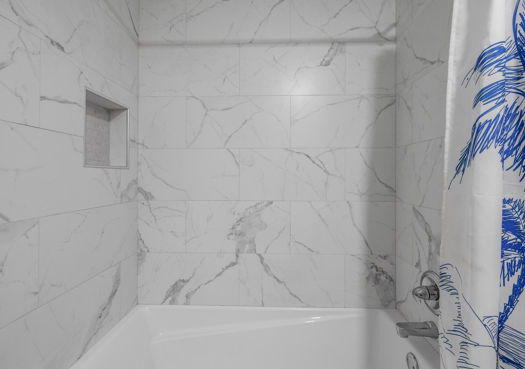 Guest bathroom with shower/tub combo